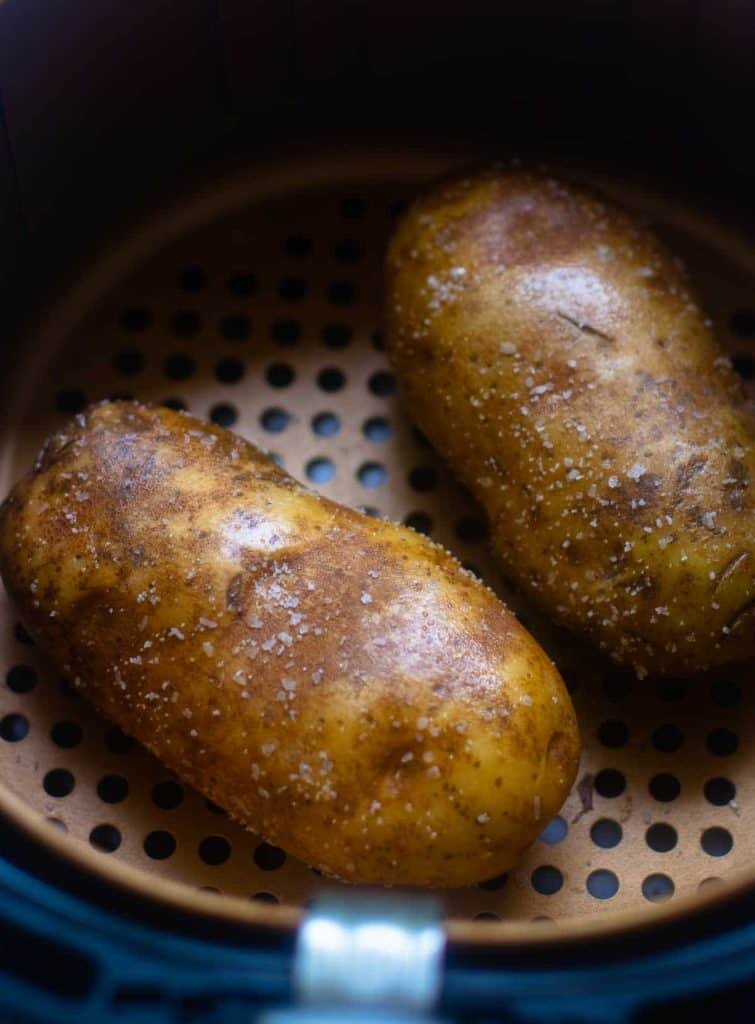 How Long to Cook Baked Potatoes in Air Fryer? 3